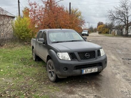 Черный Ниссан Навара, объемом двигателя 2.5 л и пробегом 465 тыс. км за 11000 $, фото 1 на Automoto.ua