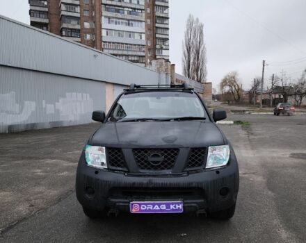Черный Ниссан Навара, объемом двигателя 2.5 л и пробегом 210 тыс. км за 4024 $, фото 1 на Automoto.ua