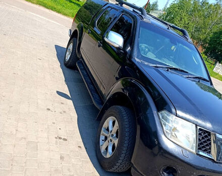 Черный Ниссан Навара, объемом двигателя 2.5 л и пробегом 350 тыс. км за 7500 $, фото 1 на Automoto.ua