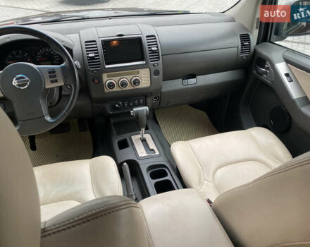 Фиолетовый Ниссан Навара, объемом двигателя 2.49 л и пробегом 201 тыс. км за 12500 $, фото 31 на Automoto.ua