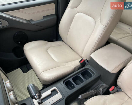 Фиолетовый Ниссан Навара, объемом двигателя 2.49 л и пробегом 201 тыс. км за 12500 $, фото 20 на Automoto.ua