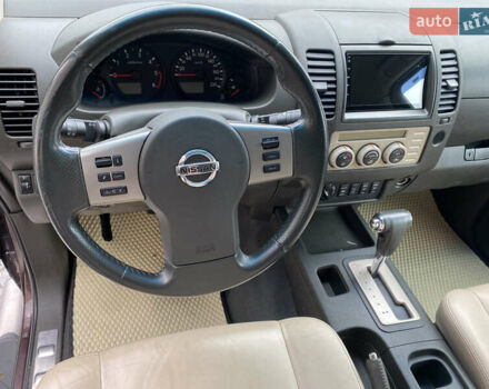 Фиолетовый Ниссан Навара, объемом двигателя 2.49 л и пробегом 201 тыс. км за 12500 $, фото 19 на Automoto.ua
