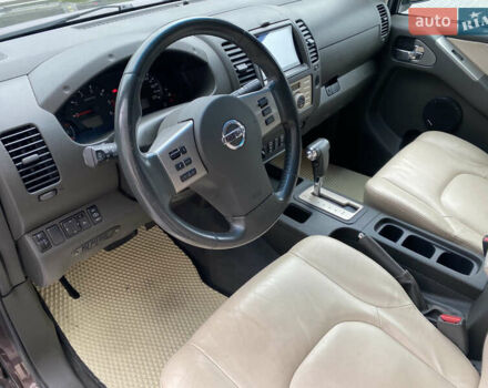 Фиолетовый Ниссан Навара, объемом двигателя 2.49 л и пробегом 201 тыс. км за 12500 $, фото 18 на Automoto.ua