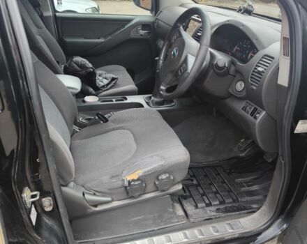 Коричневый Ниссан Навара, объемом двигателя 2.5 л и пробегом 160 тыс. км за 6800 $, фото 5 на Automoto.ua