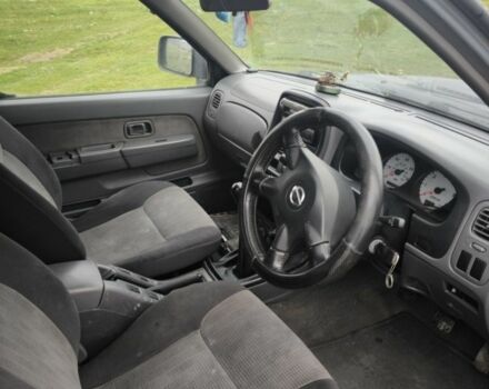 Серый Ниссан Навара, объемом двигателя 0 л и пробегом 200 тыс. км за 4500 $, фото 3 на Automoto.ua