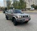 Серый Ниссан Навара, объемом двигателя 2.5 л и пробегом 408 тыс. км за 4200 $, фото 3 на Automoto.ua