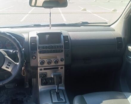 Ниссан Навара 2005 в Одессе на Automoto.ua Серый Ниссан Навара, объемом двигателя 2.5 л и пробегом 280 тыс. км за 12000 $, фото 7 на Automoto.ua