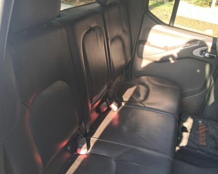 Серый Ниссан Навара, объемом двигателя 2.5 л и пробегом 240 тыс. км за 6000 $, фото 8 на Automoto.ua