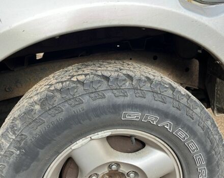 Сірий Ніссан Навара, об'ємом двигуна 2.5 л та пробігом 133 тис. км за 5600 $, фото 3 на Automoto.ua