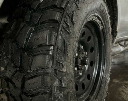 Серый Ниссан Навара, объемом двигателя 2.5 л и пробегом 171 тыс. км за 5937 $, фото 6 на Automoto.ua