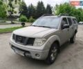 Серый Ниссан Навара, объемом двигателя 2.5 л и пробегом 327 тыс. км за 12000 $, фото 1 на Automoto.ua
