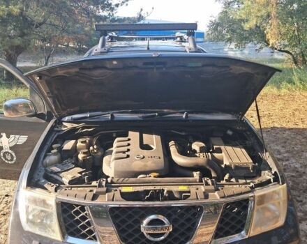 Серый Ниссан Навара, объемом двигателя 2.5 л и пробегом 240 тыс. км за 6000 $, фото 5 на Automoto.ua