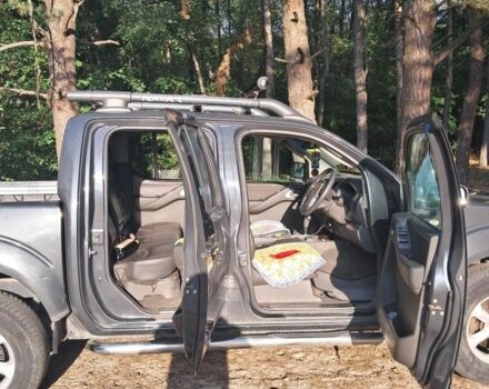 Серый Ниссан Навара, объемом двигателя 2.5 л и пробегом 240 тыс. км за 6000 $, фото 9 на Automoto.ua