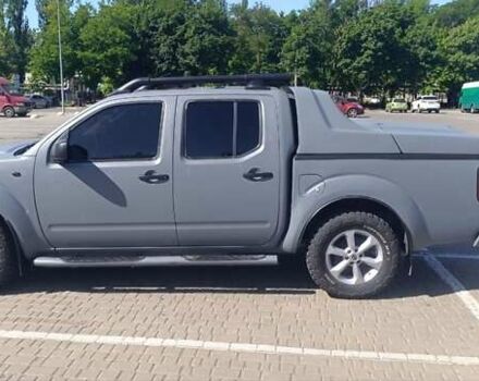 Серый Ниссан Навара, объемом двигателя 2.49 л и пробегом 280 тыс. км за 12000 $, фото 4 на Automoto.ua