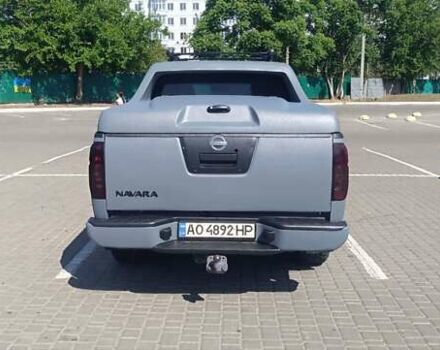 Серый Ниссан Навара, объемом двигателя 2.49 л и пробегом 280 тыс. км за 12000 $, фото 3 на Automoto.ua