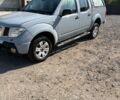 Серый Ниссан Навара, объемом двигателя 2.49 л и пробегом 372 тыс. км за 11000 $, фото 1 на Automoto.ua