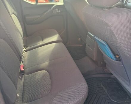 Серый Ниссан Навара, объемом двигателя 2.5 л и пробегом 140 тыс. км за 5350 $, фото 4 на Automoto.ua