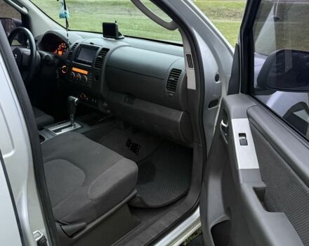 Сірий Ніссан Навара, об'ємом двигуна 2.5 л та пробігом 300 тис. км за 5800 $, фото 11 на Automoto.ua