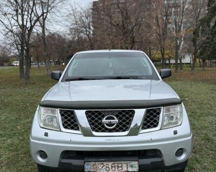 Сірий Ніссан Навара, об'ємом двигуна 2.5 л та пробігом 300 тис. км за 5800 $, фото 1 на Automoto.ua