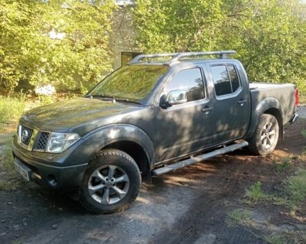 Серый Ниссан Навара, объемом двигателя 2.5 л и пробегом 180 тыс. км за 5500 $, фото 3 на Automoto.ua