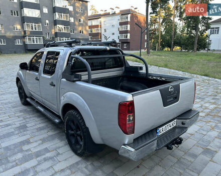 Серый Ниссан Навара, объемом двигателя 2.5 л и пробегом 343 тыс. км за 11700 $, фото 13 на Automoto.ua