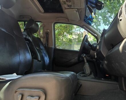 Серый Ниссан Навара, объемом двигателя 2.5 л и пробегом 466 тыс. км за 3400 $, фото 6 на Automoto.ua