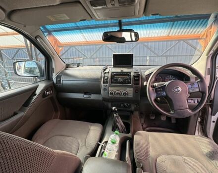 Серый Ниссан Навара, объемом двигателя 2.5 л и пробегом 140 тыс. км за 5350 $, фото 5 на Automoto.ua