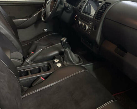 Сірий Ніссан Навара, об'ємом двигуна 2.49 л та пробігом 234 тис. км за 11000 $, фото 3 на Automoto.ua