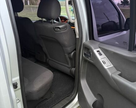 Сірий Ніссан Навара, об'ємом двигуна 2.5 л та пробігом 300 тис. км за 5800 $, фото 14 на Automoto.ua