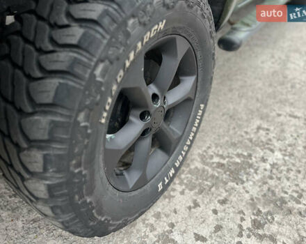 Серый Ниссан Навара, объемом двигателя 2.49 л и пробегом 340 тыс. км за 8500 $, фото 9 на Automoto.ua