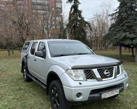 Сірий Ніссан Навара, об'ємом двигуна 2.5 л та пробігом 300 тис. км за 5800 $, фото 2 на Automoto.ua
