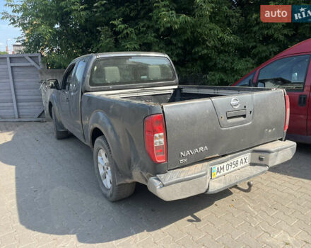 Серый Ниссан Навара, объемом двигателя 2.49 л и пробегом 300 тыс. км за 8800 $, фото 1 на Automoto.ua