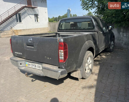 Серый Ниссан Навара, объемом двигателя 2.49 л и пробегом 300 тыс. км за 8800 $, фото 2 на Automoto.ua