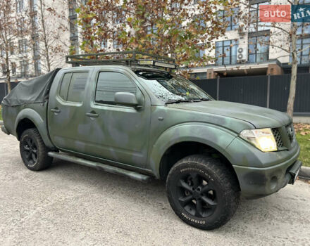 Серый Ниссан Навара, объемом двигателя 2.49 л и пробегом 340 тыс. км за 8500 $, фото 1 на Automoto.ua