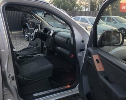 Сірий Ніссан Навара, об'ємом двигуна 2.49 л та пробігом 245 тис. км за 10200 $, фото 13 на Automoto.ua