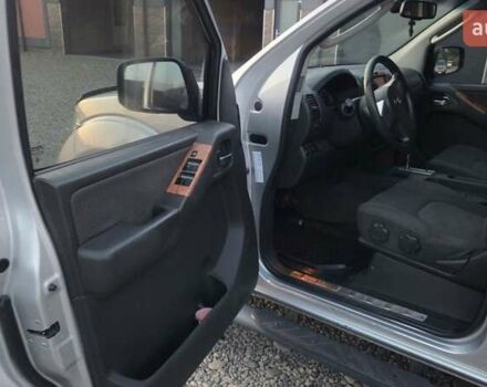 Сірий Ніссан Навара, об'ємом двигуна 2.49 л та пробігом 245 тис. км за 10200 $, фото 15 на Automoto.ua