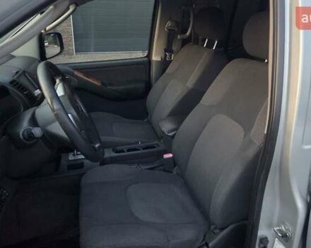 Сірий Ніссан Навара, об'ємом двигуна 2.49 л та пробігом 245 тис. км за 10200 $, фото 17 на Automoto.ua