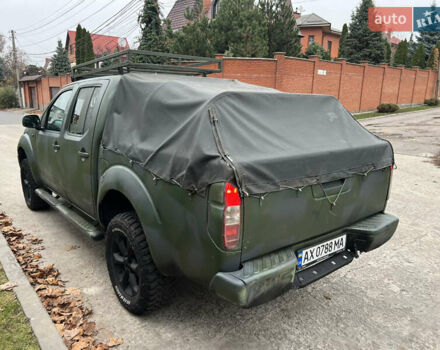 Серый Ниссан Навара, объемом двигателя 2.49 л и пробегом 340 тыс. км за 8500 $, фото 3 на Automoto.ua