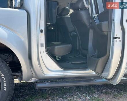 Серый Ниссан Навара, объемом двигателя 2.49 л и пробегом 380 тыс. км за 9899 $, фото 17 на Automoto.ua