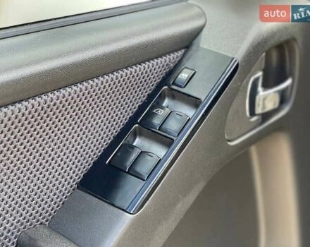 Серый Ниссан Навара, объемом двигателя 2.49 л и пробегом 380 тыс. км за 9899 $, фото 14 на Automoto.ua