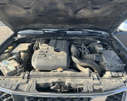 Серый Ниссан Навара, объемом двигателя 2.5 л и пробегом 285 тыс. км за 7750 $, фото 7 на Automoto.ua