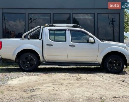 Серый Ниссан Навара, объемом двигателя 2.49 л и пробегом 380 тыс. км за 9899 $, фото 5 на Automoto.ua