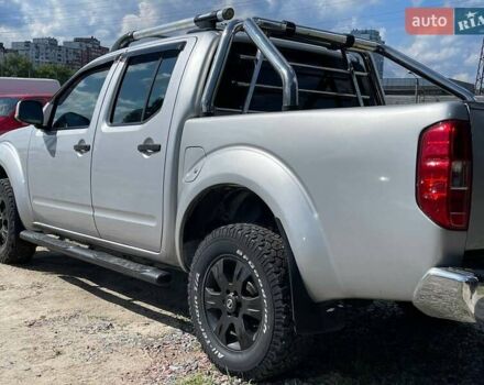 Серый Ниссан Навара, объемом двигателя 2.49 л и пробегом 380 тыс. км за 9899 $, фото 7 на Automoto.ua