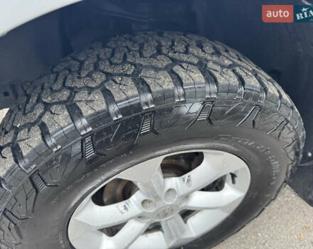 Сірий Ніссан Навара, об'ємом двигуна 2.49 л та пробігом 370 тис. км за 10000 $, фото 9 на Automoto.ua