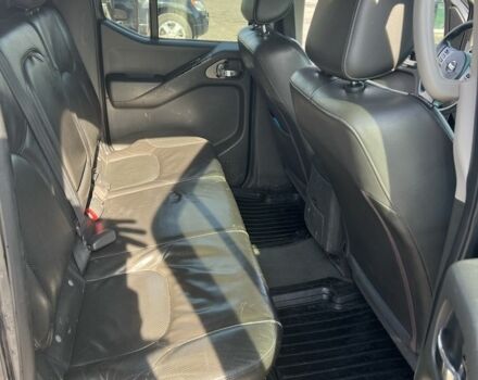 Серый Ниссан Навара, объемом двигателя 2.5 л и пробегом 285 тыс. км за 7500 $, фото 12 на Automoto.ua