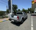 Серый Ниссан Навара, объемом двигателя 2.5 л и пробегом 320 тыс. км за 6000 $, фото 2 на Automoto.ua