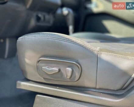 Серый Ниссан Навара, объемом двигателя 2.49 л и пробегом 380 тыс. км за 9899 $, фото 15 на Automoto.ua