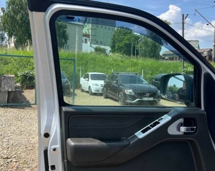 Серый Ниссан Навара, объемом двигателя 2.5 л и пробегом 258 тыс. км за 14200 $, фото 9 на Automoto.ua