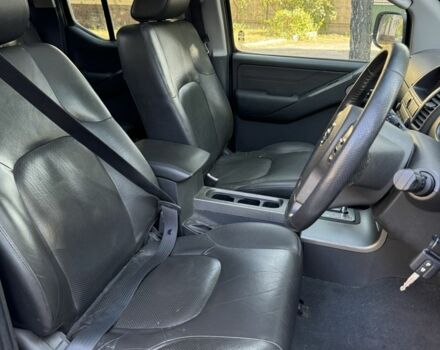 Серый Ниссан Навара, объемом двигателя 2.5 л и пробегом 187 тыс. км за 6700 $, фото 10 на Automoto.ua