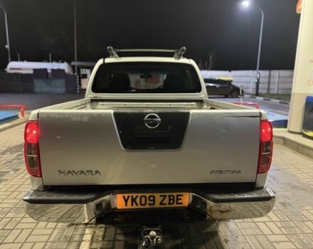 Серый Ниссан Навара, объемом двигателя 2.5 л и пробегом 258 тыс. км за 5400 $, фото 4 на Automoto.ua